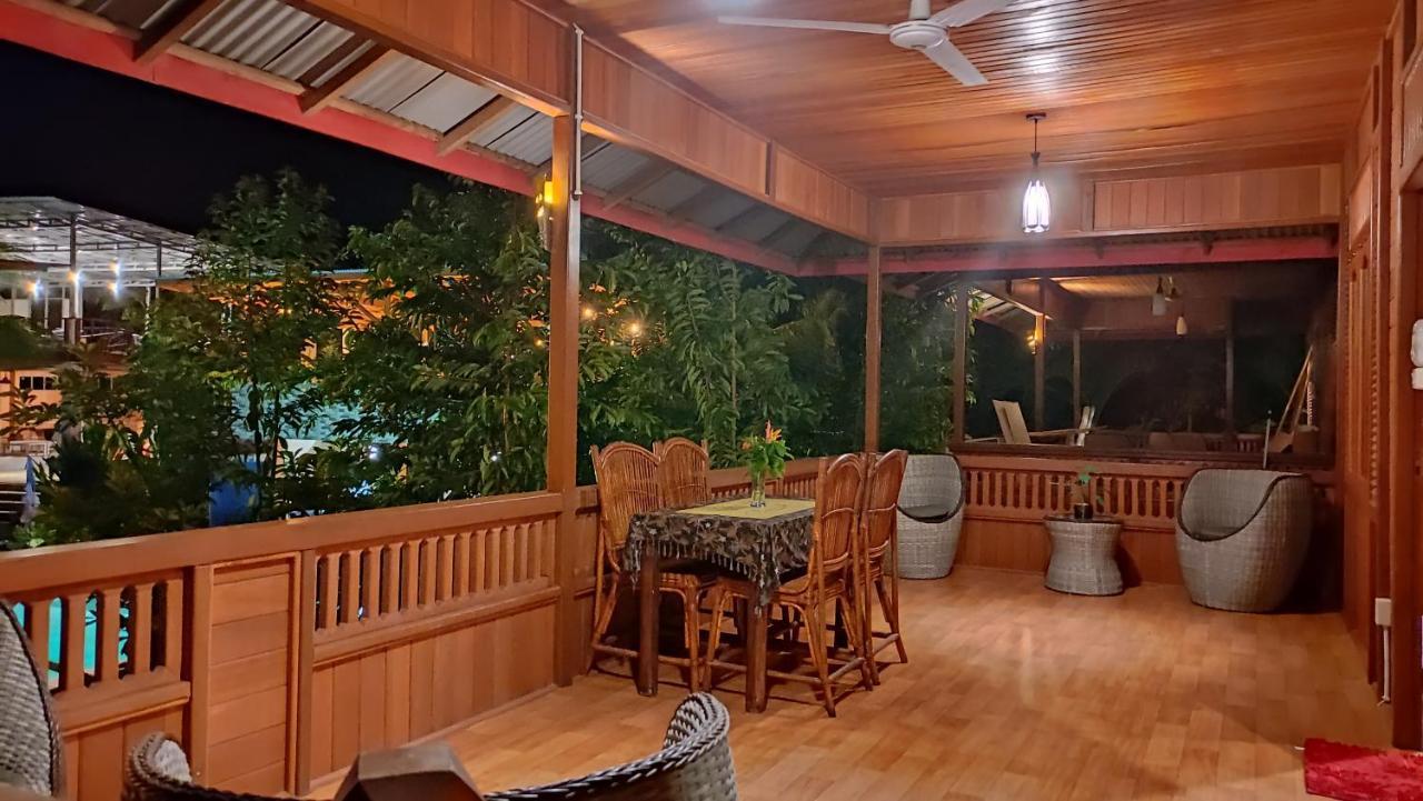 Bunaken Villa Queen'S Dive Манадо Экстерьер фото